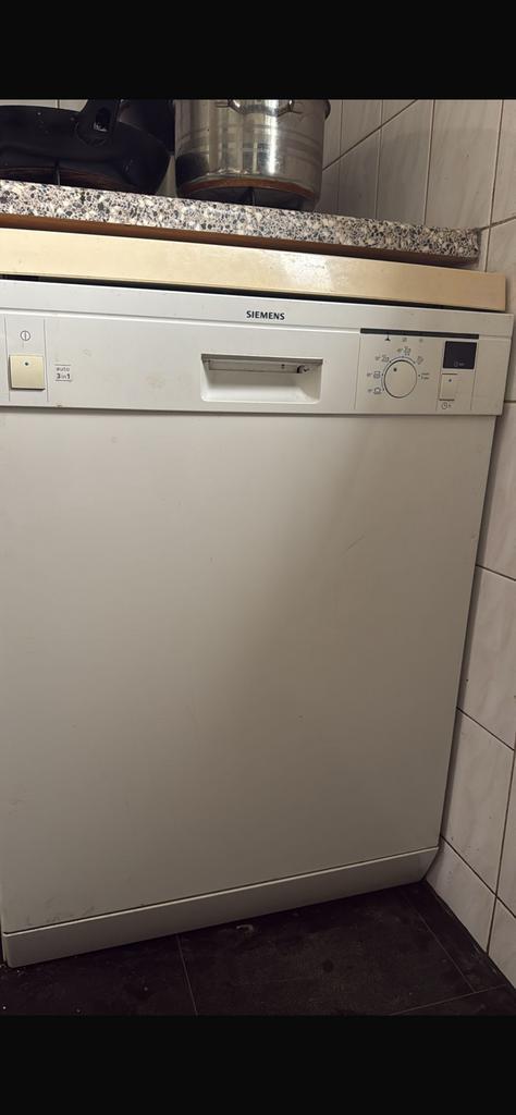 Vaatwasser siemens (uitbouw geen inbouw), Witgoed en Apparatuur, Vaatwasmachines, Zo goed als nieuw, Inbouw, Minder dan 85 cm
