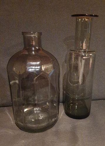 Prachtige kruik en vaas beschikbaar voor biedingen