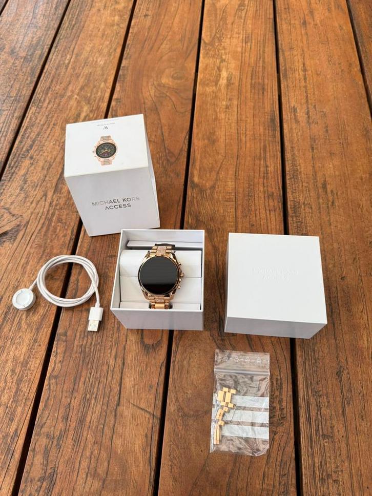 Michael Kors Access smartwatch gen 6 rosé gold dames, Sieraden, Tassen en Uiterlijk, Smartwatches, Gebruikt, Android, Roze, Afstand