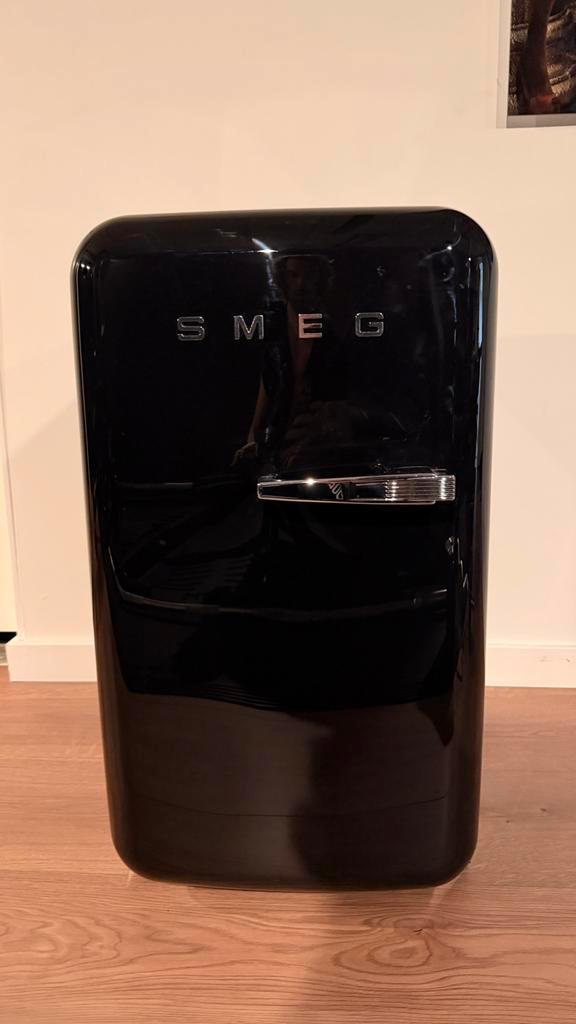 SMEG Mini Koelkast/Minibar - Stijlvol!, Witgoed en Apparatuur, Koelkasten en IJskasten, Zo goed als nieuw, Zonder vriesvak, Minder dan 75 liter