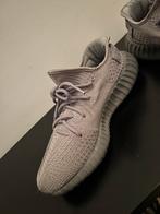 Yeezy steel grey 350 V2 maat 42, Ophalen of Verzenden, Zo goed als nieuw, Overige kleuren