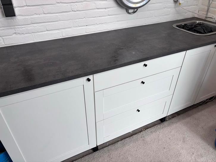 Keukenblok Wit/Grijs/Zwart, Huis en Inrichting, Keuken | Keukenelementen, Zo goed als nieuw, Minder dan 100 cm, 150 tot 200 cm