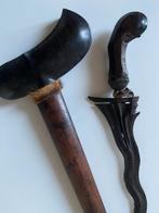 Antieke zeer oude Indonesische kris (keris) met schede, Ophalen of Verzenden