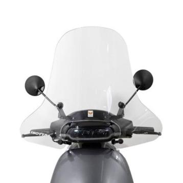 Isotta windscherm voor scooter  beschikbaar voor biedingen