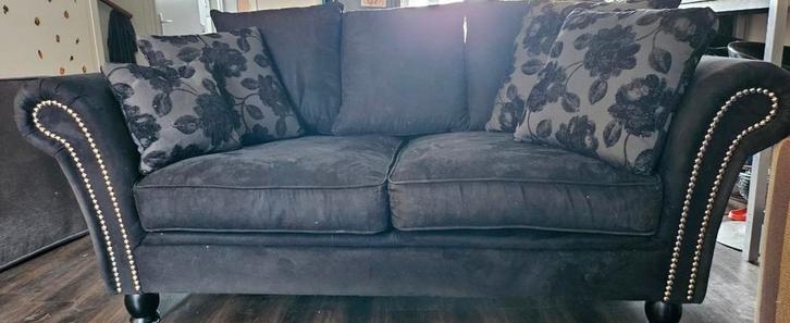 stevige kasteel bank met love seat, Huis en Inrichting, Banken | Bankstellen, Zo goed als nieuw, Minder dan 150 cm, 75 tot 100 cm