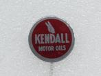 SP2328 Speldje Kendall motor oils, Verzamelen, Speldjes, Pins en Buttons, Gebruikt, Ophalen of Verzenden