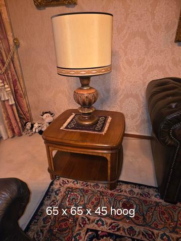 2 hoogwaardig Houten Bijzettafels + Salontafel Optie beschikbaar voor biedingen