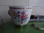 Oude bloempot met bloemen porselein, Ophalen