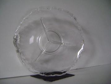 Vintage 3-vaks bonbonschaaltje glas met geschulpte rand beschikbaar voor biedingen