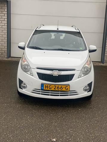 Chevrolet Spark 1.0 2010 Wit NIEUWE APK! beschikbaar voor biedingen
