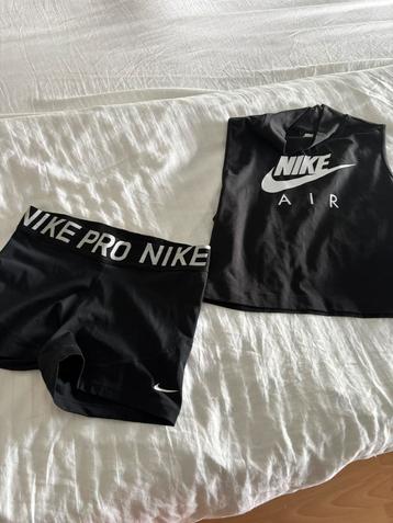 Nike setje beschikbaar voor biedingen