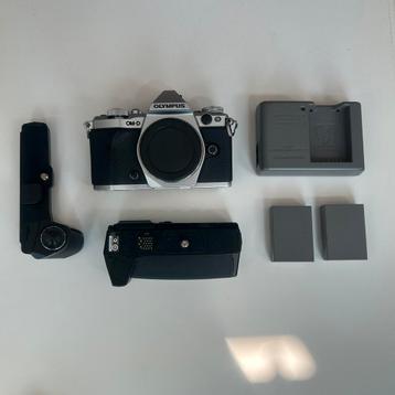 Olympus OM-D E-M5 Mark II, compacte RETRO systeemcamera, MFT beschikbaar voor biedingen