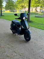 Vespa sprint 80cc Akrapovic E4, Fietsen en Brommers, Ophalen of Verzenden, Zo goed als nieuw
