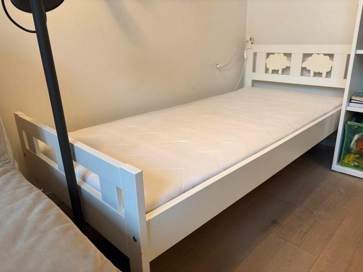 Junior Bed 70x160 cm + Matras, Kinderen en Baby's, Kinderkamer | Bedden, Zo goed als nieuw, 140 tot 160 cm, 70 tot 85 cm, Lattenbodem