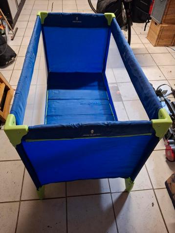 Campingbedje opklapbaar met matras beschikbaar voor biedingen