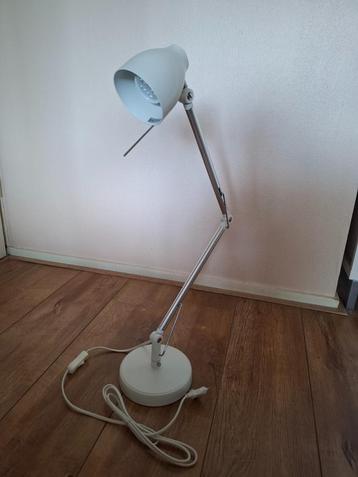 Ikea bureaulamp beschikbaar voor biedingen