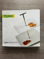 Nieuw - de Yong Squito serveertoren (etagère)., Huis en Inrichting, Keuken | Servies, Ophalen of Verzenden