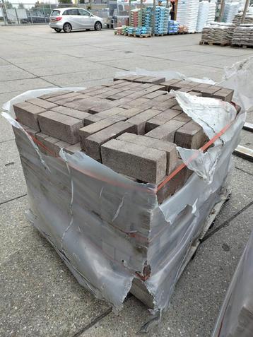 Pallet gebakken klinkers dikformaat beschikbaar voor biedingen