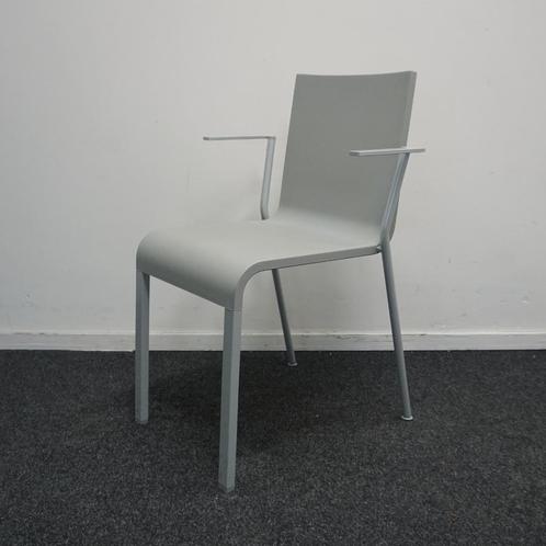 Vitra .03 Design Stoelen | Grijs | Armleuningen | Stoelen, Huis en Inrichting, Stoelen, Gebruikt, Vijf, Zes of meer stoelen, Metaal