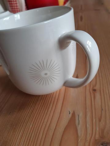 HEMA MOKKEN Hrnek- Lines wit met grijs patroon 4x  beschikbaar voor biedingen