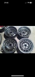 Bmw staalvelgen 16 inch steek 5 x 120 met wieldoppen, Auto diversen, Wieldoppen, Verzenden, Zo goed als nieuw