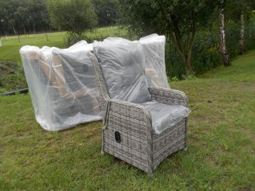 6 NIEUWE verstelbare gasveerstoelen + teak houten tafel beschikbaar voor biedingen