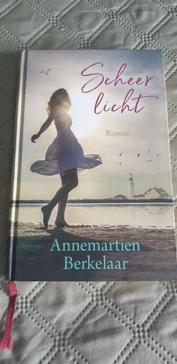 Annemartien Berkelaar - Scheerlicht beschikbaar voor biedingen