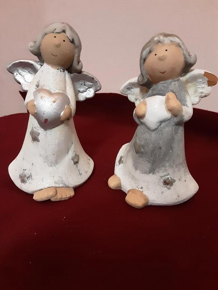 2 lieve kerst engeltjes van steen, kerst, Diversen, Kerst, Zo goed als nieuw, Ophalen of Verzenden
