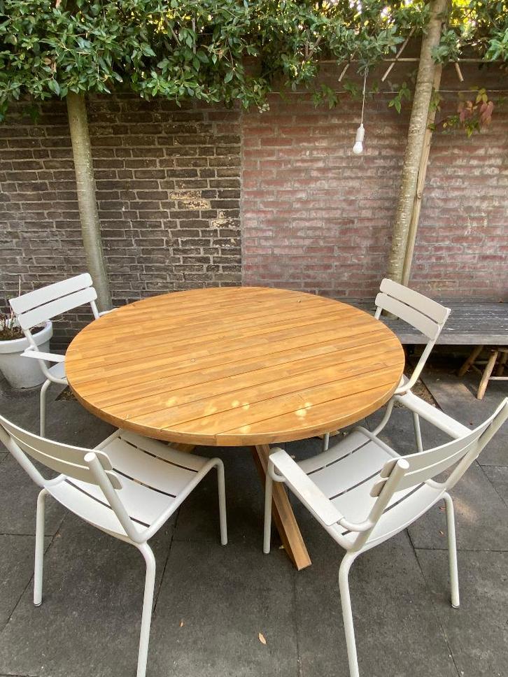 Tuintafel rond 130cm, Tuin en Terras, Tuintafels, Zo goed als nieuw, Rond, Hout, Ophalen