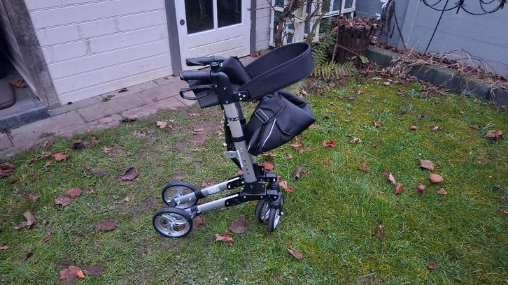Lichte en stabiele rollator – comfortabel & praktisch, Diversen, Rollators, Zo goed als nieuw, Lichtgewicht, Opvouwbaar, Ophalen
