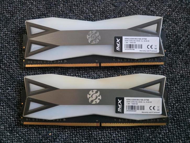 XPG Spectrix D60G DDR4 3200MHz 16GB (2x8GB) RAM, Computers en Software, RAM geheugen, Gebruikt, Desktop, 16 GB, DDR4, Ophalen of Verzenden