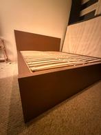 Houten bed frame walnoot, Huis en Inrichting, Slaapkamer | Bedden, Ophalen, Eenpersoons, Bruin, Zo goed als nieuw