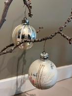 Twee kerstballen jaren 90 zilver met goud touch, Ophalen of Verzenden, Gebruikt