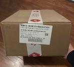 Pokémon Charizard Ultra Premium Collection 2022 Case (4x), Ophalen, Zo goed als nieuw