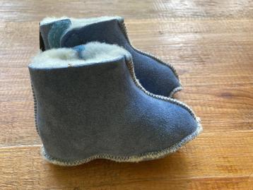 Baby slofjes Texelse schapenwol  beschikbaar voor biedingen