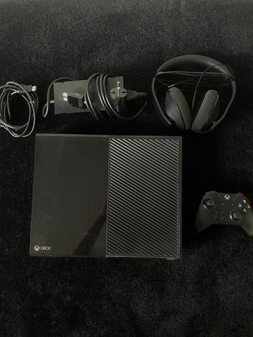 Xbox One 365 gb beschikbaar voor biedingen