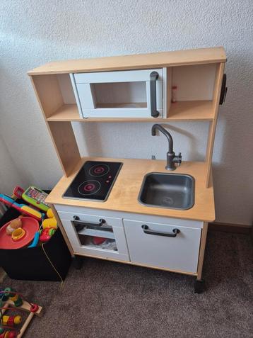 Houten keukenkast! beschikbaar voor biedingen