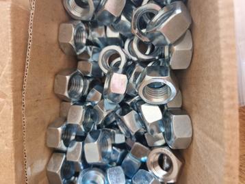 M16 moeren  beschikbaar voor biedingen