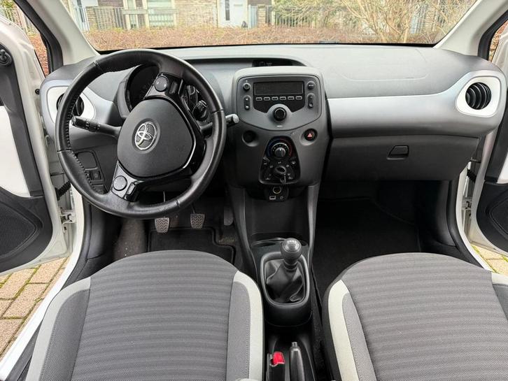 Toyota Aygo 1.0 Vvt-i 69pk 5D 2017 Wit, Auto's, Toyota, Particulier, Benzine, B, Hatchback, Handgeschakeld, Origineel Nederlands