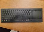 Logitech K830 verlicht bluetooth toetsenbord met trackpad, Logitech toetsenbord, Ophalen of Verzenden, Zo goed als nieuw, Draadloos