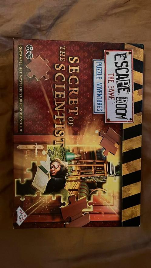 Escape Room The Game Puzzle Adventures Secret of the Scienti, Boeken, Avontuur en Actie, Zo goed als nieuw, Verzenden