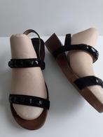 Mooie zwart leren Unisa sandalen 39, Zwart, Zo goed als nieuw, Unisa, Sandalen of Muiltjes