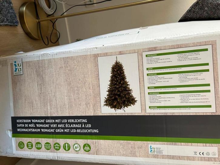 Kunst kerstboom Romagne met 400 lampjes. Zo goed als nieuw!!, Diversen, Kerst, Zo goed als nieuw, Ophalen