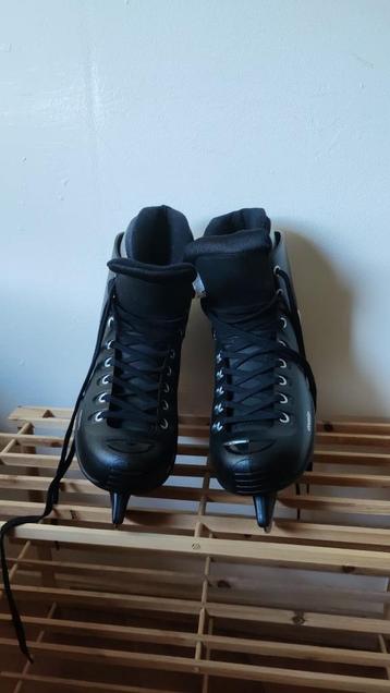 Oxelo ice skates/kunstschaatsen – size 42 & size 45 beschikbaar voor biedingen