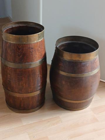 Antieke houten tonnen vaten met koper beslag beschikbaar voor biedingen