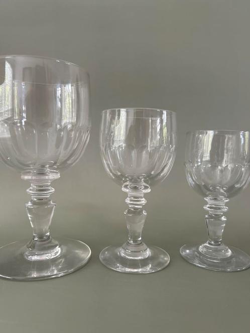 19e eeuwse facetgeslepen Baccarat glazen op baluster, Antiek en Kunst, Antiek | Glas en Kristal, Ophalen