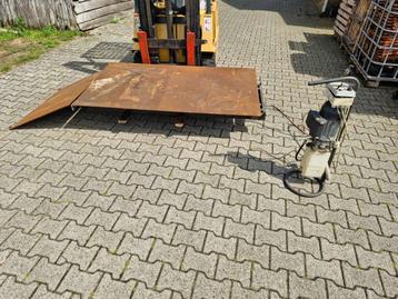 Hefbrug schaarhefbrug motor heftafel met werk beschikbaar voor biedingen