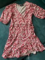 Bershka omslag jurkje XS, Kleding | Dames, Jurken, Zo goed als nieuw, Maat 34 (XS) of kleiner, Boven de knie, Rood