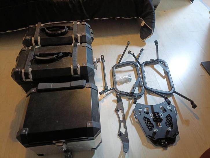 Gebruikte Drie delige kofferset Suzuki., Motoren, Accessoires | Koffers en Tassen, Ophalen of Verzenden