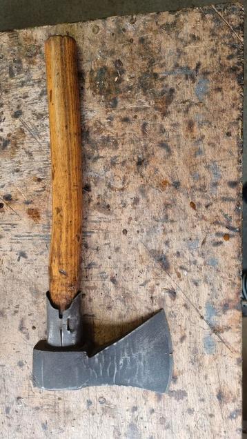 Oude Bijl - Vintage Gereedschap beschikbaar voor biedingen
